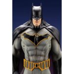 Batman: Last Knight on Earth - Batman Statue - Kotobukiya - ArtFX - Image 7