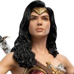 DC Comics [Zack Snyder's Justice League] - Wonder Woman Statue Figure (1:6 Scale, Limited Edition: 1 in 500) - Weta Workshop - Classic Trinity Series - Image 2