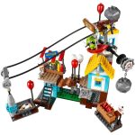 LEGO [The Angry Birds Movie] - Pig City Teardown (75824) - Image 3